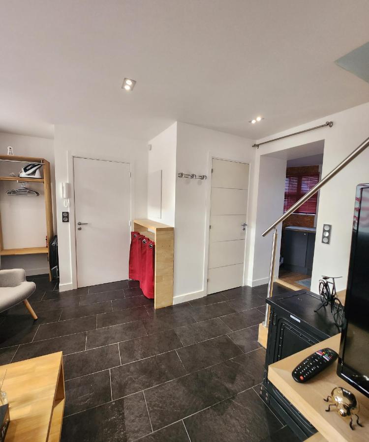Duplex Cosy Life Balneo Apartment Cysoing Bagian luar foto